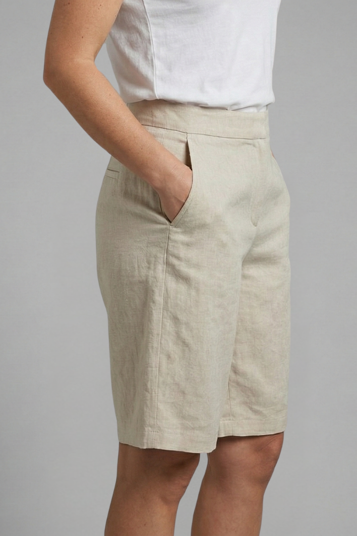 Women's Knee-Length Shorts with Elastic Waistband & Side Pockets for Casual Summer Style 3
